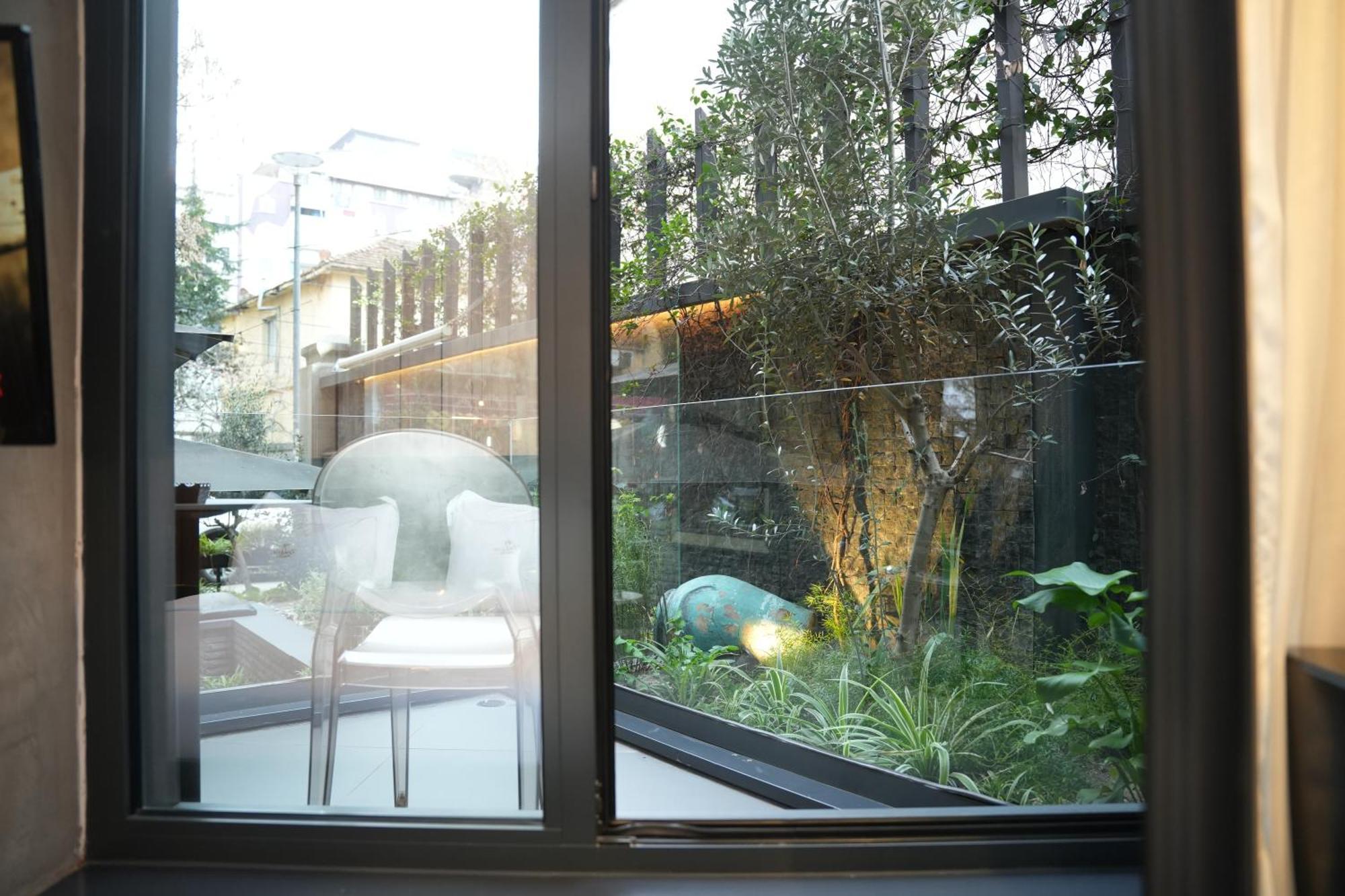 La Suite Boutique Hotel Tirana Exterior photo
