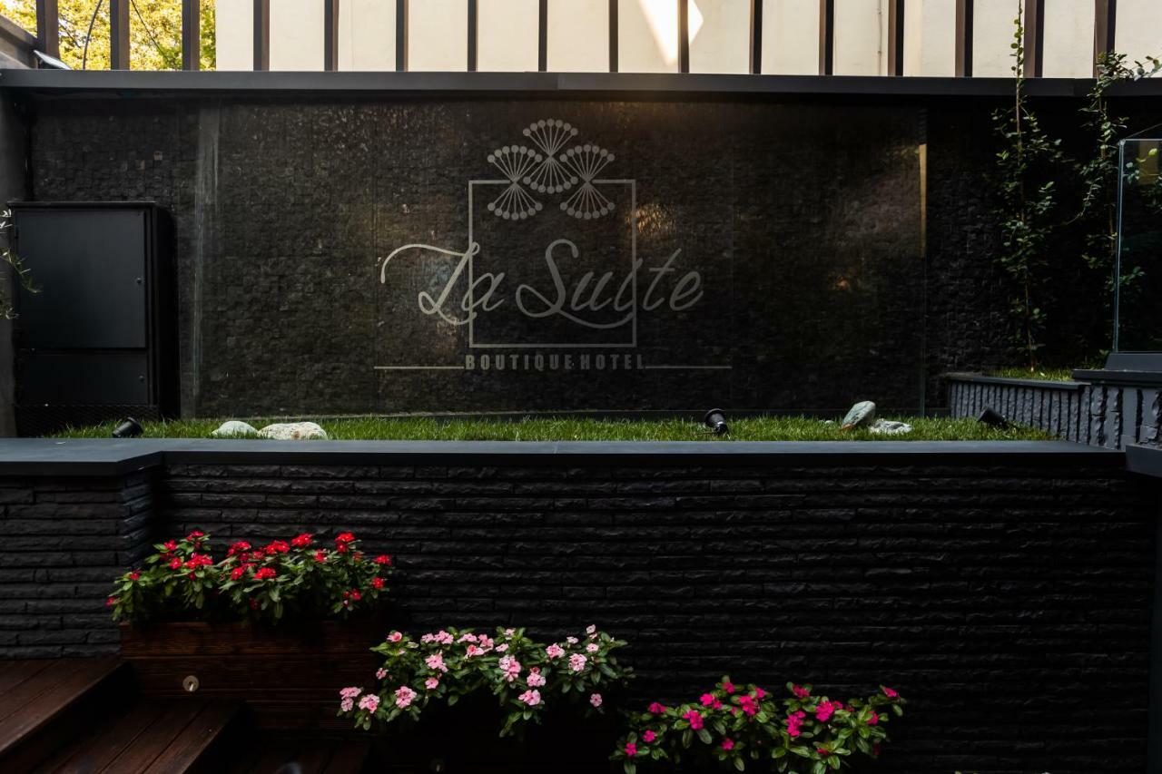 La Suite Boutique Hotel Tirana Exterior photo